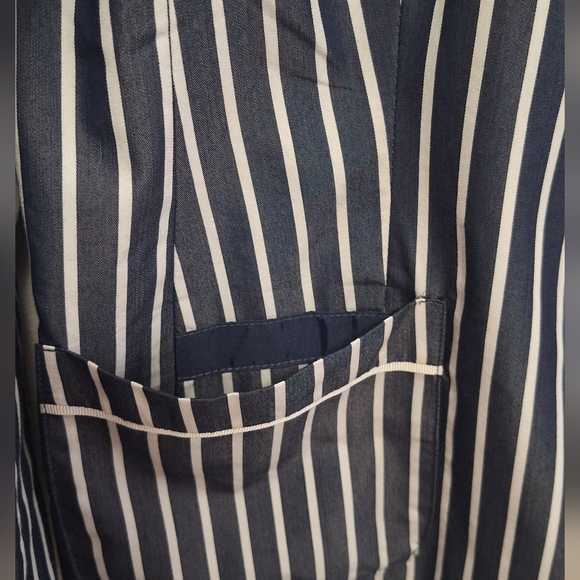 Boston Proper Navy striped two Gold buttons 3 pockets Women's Blazer Size 10 - Picture 5 of 9